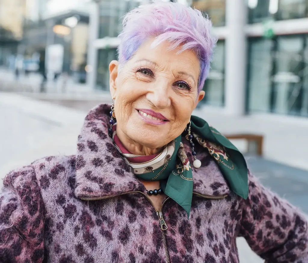 Balayage cheveux femme 50 ans : les couleurs qui rajeunissent