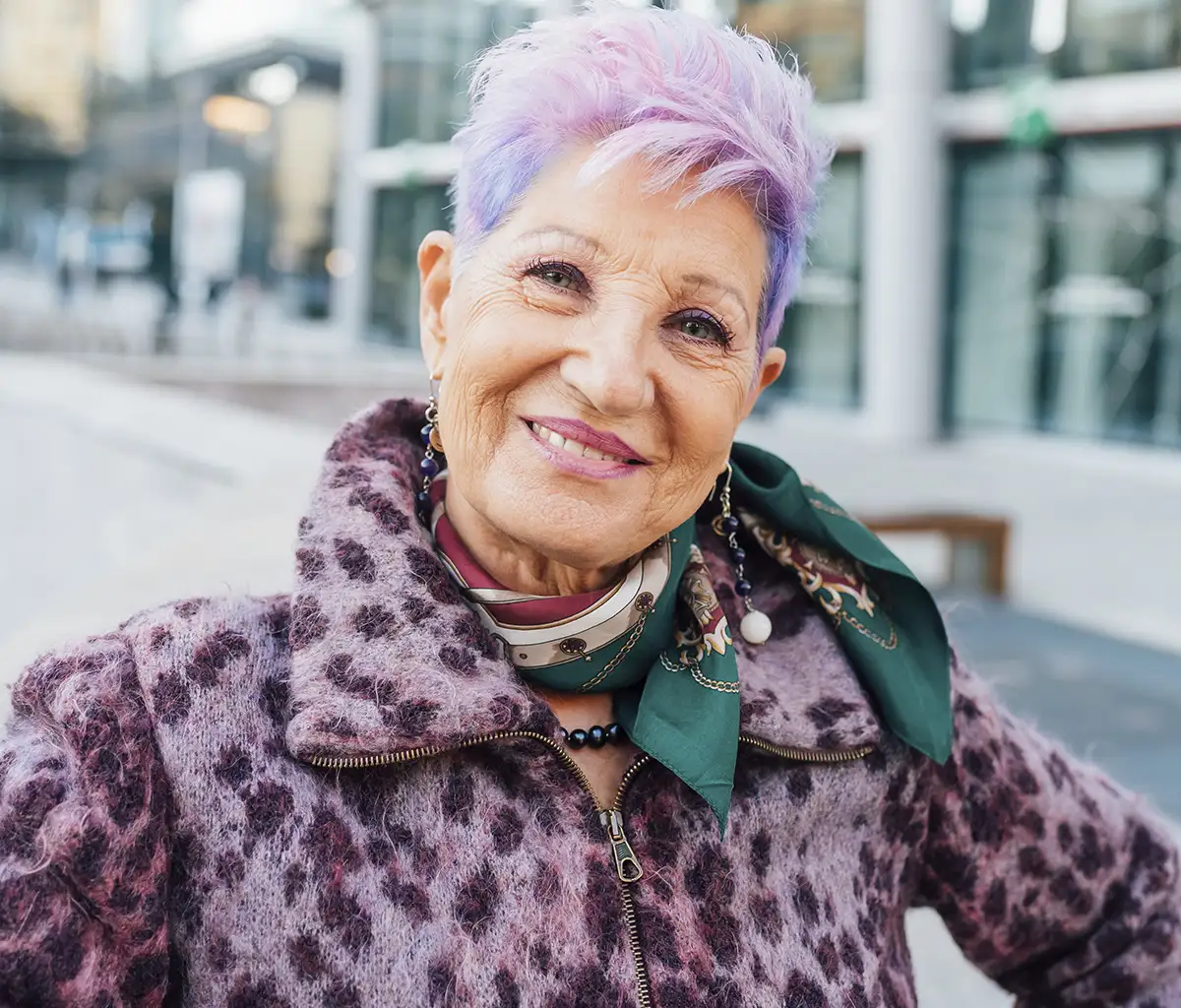 Balayage cheveux femme 50 ans : les couleurs qui rajeunissent