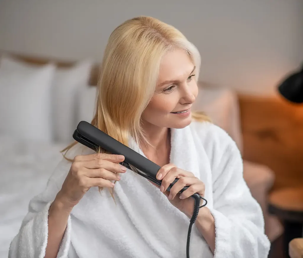 technique plaquage cheveux pas à pas